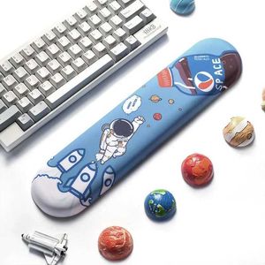 Muisblokken Polstaat Rusters Keyboard Polstelblokken Ondersteuning Mousepad Blue Color Astronaut 36cm 44cm Memory Foam Cartoon Silicone Anti-Slip Game PC Laptop Y240423