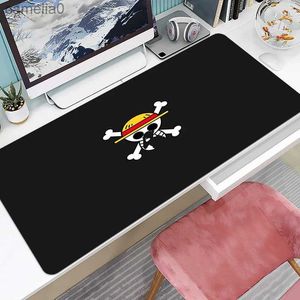 Pads de souris Le poignet repose des tapis de jeu Mousepad Luffys Zoros Mate Mat Gamer Keyboard PAD CAPPORT CHARTE ACCESSOIRES D'ordinateur Big Mousepepad Mauusepad Deskl231221