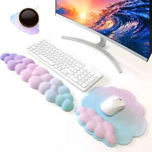 Tapis de souris Repose-poignets imperméable Nuage Dégradé Couleur Pu Fond Filles Pad Support Reste Mémoire Mousse Clavier Coaster Trois Pièces Ensemble 231030