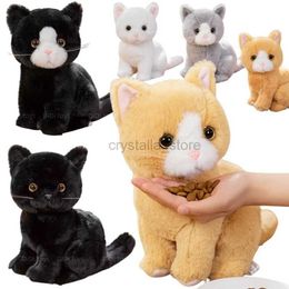 Films TV Plush Toy 1pc 26cm Simulatie Cat Plush speelgoed Cartoon Sitting Cute Kitten Animal Gray White Black Cats Artificial Touch Doll Gift for Kids 240407