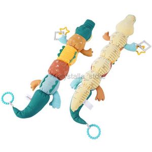Movies TV Plush Toy Baby Musical Gevulde Crocodile pluche speelgoed Multi-sensorische Crinkle Rattle Activity Soft Toys voor meisjes pasgeboren baby kerstcadeaus 240407