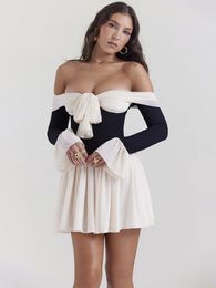 Mozision Elegante Strapless Backless Sexy Mini Jurk Voor Vrouwen Offshoulder Lange Flare Mouw Geplooide Club Party 240323