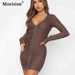Mozision mesh dubbele laag bodycon mini -jurk voor vrouwen herfst v nek zipper lange mouw met lange mouwen dunne gedrapeerde kledingvestidos streetwear t220819