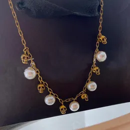 MQ collar diseñador de calavera para mujer reproducciones oficiales para hombre 5A T0P Chapado en oro 18K regalo de aniversario perlas joyería de estilo clásico de lujo con caja 005