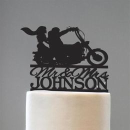 Décoration de gâteau Mr et Mme avec nom de famille, décoration de gâteau pour Couple avec mariage en moto, personnalisée 3010