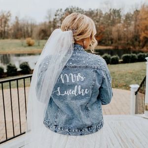 Mevrouw denim jas met parels gepersonaliseerd Jean Bride huwelijksgeschenk voor net getrouwd 240415