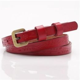 Mme ceinture en cuir de style chaud fine ceinture en cuir de haute qualité décoration en relief fabricants de ceinture de robe de mode personnalisé