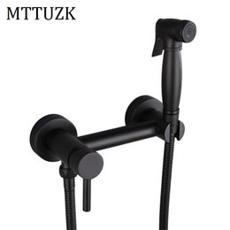 Mttuzk latón sólido mate mate negro spray gist de pistola de bidet de ducha con bidet de agua fría y caliente bidet portátil