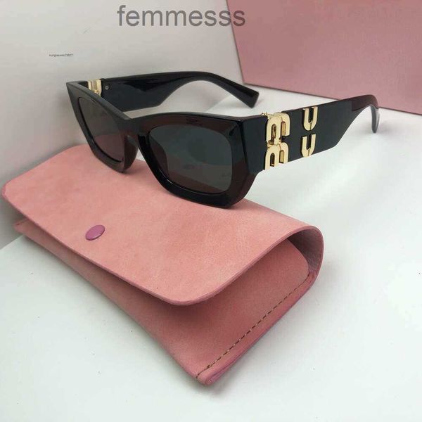 Mu Gafas de sol Diseñador para mujer Gafas con montura ovalada Uv Propiedad vendedora caliente Patas de metal cuadradas Diseño de letras Miu Smu09ws Smu11ws AnteojosAWC6 AWC6LVFS L