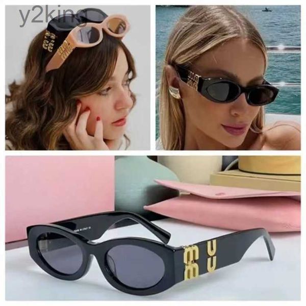 Mu Gafas de sol Diseñador para mujer Gafas de montura ovalada Uv Venta caliente Propiedad Cuadrada Patas de metal Miu Diseño de letras Anteojos de alta calidad 8N6B