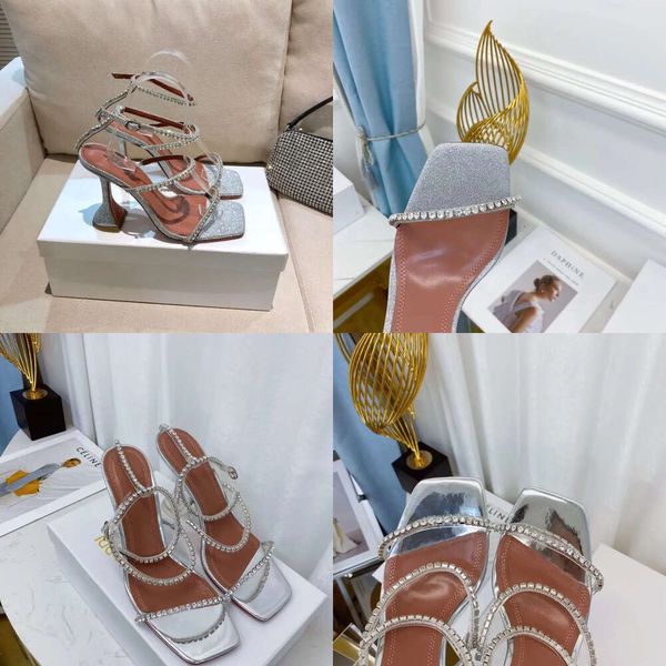 Muaddi Amina Gilda Sier en cuir sandales Crystal Srrape incrustée Talons Sky Talon pour femmes Designers d'été chaussures Party Wedding High Heels Qualité d'origine