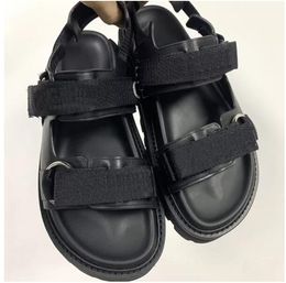 Muffin bodem sandalen zomer nieuwste printing lint buckle dames schoen De ontwerper beveelt sterk aan topkwaliteit echte lederen achteraan band casual sandaal