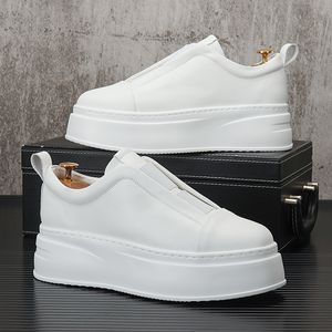 Zapatos Muffin para hombre, novedad de Otoño de 2023, zapatos blancos pequeños con pedal de un pie, zapatos de plataforma de marca a la moda para hombre, zapatos informales blancos