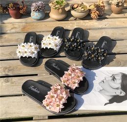 Muffin Sandales de fond épaisses pour les femmes été 2019 Nouvelles façons à l'extérieur extérieur de la plage plate de la plage de la plage tendance 5901106