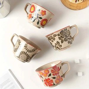 Tasses 1 330 ml 11.16 oz tasse de café à motifs floraux Tasse de café en céramique Vintage Tap Casse pour collaborateurs de famille comme cadeau d'anniversaire J240428