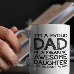 Tasses Tasse à café en céramique imprimée par lettre de 11 oz fier papa d'une fille géniale cadeaux pour le cadeau d'anniversaire de la fête des pères
