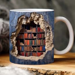 Tazas 1 PC 3D Bookshelf Mug Una taza de estante de biblioteca Taza de café White Taza de café Bookish Diseño de espacio creativo de cerámica Multi-usos 240417