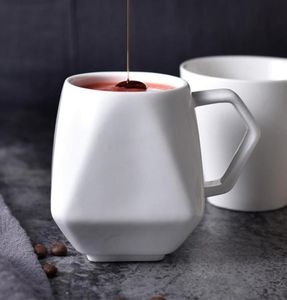 Tasses 1pc Créative tasse tasse de thé en céramique blanc pur lait latte tasse de consommation d'alcool unique de design irrégulier en porcelaine-cadeaux7367609