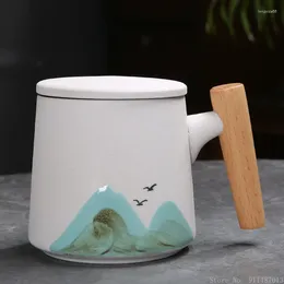 Tasses 1pc créatif de montagne motif tasse en céramique à domicile étude de salon fournit la poignée en bois avec couvercle tasse de bureau de séparation de l'eau de thé.