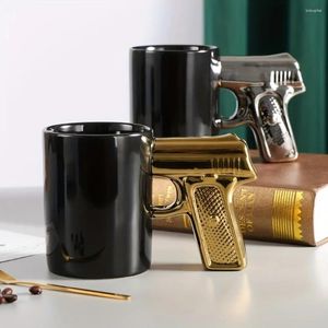 Tasses 1pc nouveauté de café en céramique avec pistolet pistolet tasse 3D cadeaux décoratifs créatifs