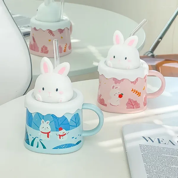 Tasses 1pcs dessin animé tasse de café en céramique avec couvercle de la poterie d'eau et tasse de lait en porcelaine latte tasse l'après-midi