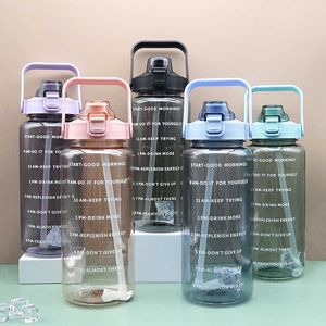 Mokken 2 -liter waterfles met stro kawaii schattige drinksportflessen met tijdmarkering voor meisjes Water Jug Drinkware Outdoor Cup Z0420