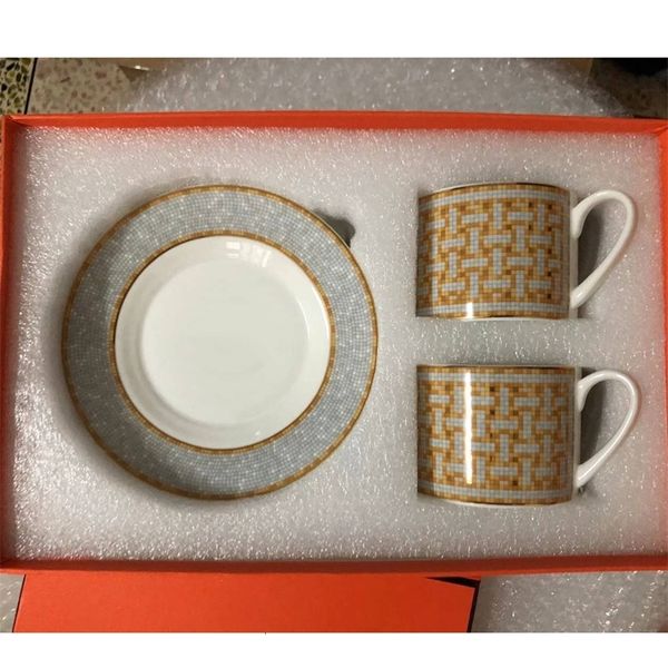 Tasses 2 pièces / ensemble élégant de qualité supérieure en porcelaine tasse à café ensemble de thé européen et soucoupe après-midi avec boîte-cadeau 221202