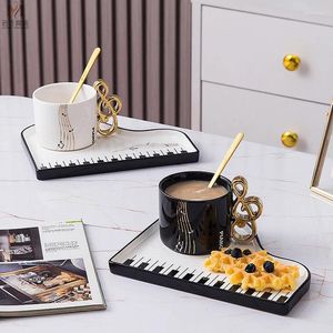 Mokken 200ML Scandinavische Creatieve Piano Zwart-witte Toetsen Keramische Koffiekopje Schotel Set Prachtige Mok Voor thuisgebruik