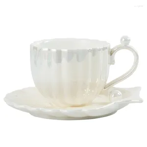 Tazas 220ml Cazas de café con cáscara de perla con platillo 3d Ceramics Té Termal Desayuno Botella de agua para niña Regalo de Navidad