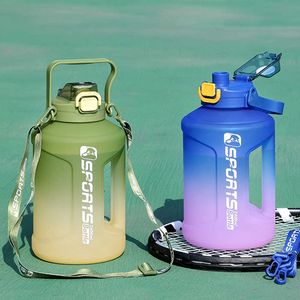 Mokken 24l waterfles met riem motiverend drinken matte gewichtheffende halter fitness sportflessen drinkware plastic cups z0420