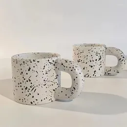 Tasses 330ML tasse en céramique créative nordique tasse à la main anneau poignée pour café porcelaine bière tasses Drinkware