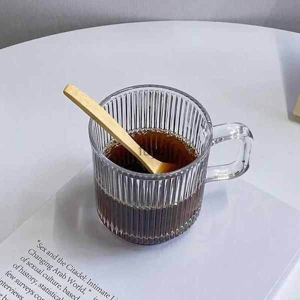 Tasses Tasse en verre de 340ml avec poignée | Tasse à café Latte glacée à rayures verticales simples, tasse de boisson froide, tasse d'eau, vente en gros, tasses à boissons YQ240109