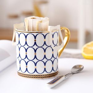 Mokken 380ml UK Luxe Bone China Koffiemok Creatieve Hoogwaardige Europese Theekop Melk Kantoor Royal Met Lepel