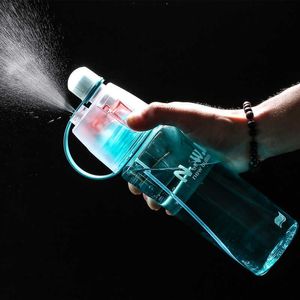 Mokken 400600 ml 4 kleuren Solid Plastic Spray Cool Summer Sport Water Bottle voor rennen Wandelen Buiten Bike Shaker Flessen Z0420