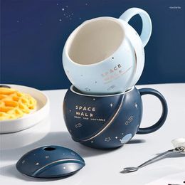 Mokken 400 ml nieuwigheid Space Mok Themed Water Cup Coffee met deksel en lepel keramisch materiaal voor melkdranken