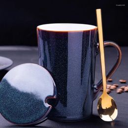 Tazas 400 ml de taza de café de cerámica retro para mujeres y hombres tazas de hogar europeas creativas con leche de cuchara de tapa