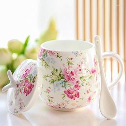 Tazas 450ml Taza de café creativo de cerámica con tapa y cuchara de tazas elegantes de copa elegantes copas de leche simple pareja regalos