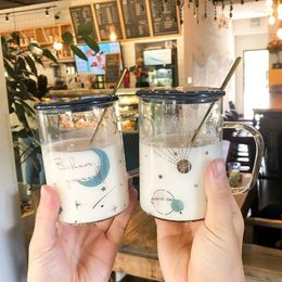 Tasses 450 ml dessin animé coréen Happy Planet Glass Cup Couple Breakfast Milk Mild Mason Bureau Bureau Thé fleur avec couvercle de cuillère dorée