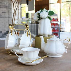 Mokken 860 ml Wit Gouden Glass Teapot Keramische deksel Basis Warme kandelaar Tea Pot Cup en schotelset Fruitsap Water Flower Kettle