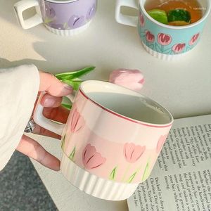 Tasses AhunderJiaz 200 ml mignon tasse en céramique tulipe peint à la main gravure Ins Couple cuisine Drinkware ensemble tasses à café