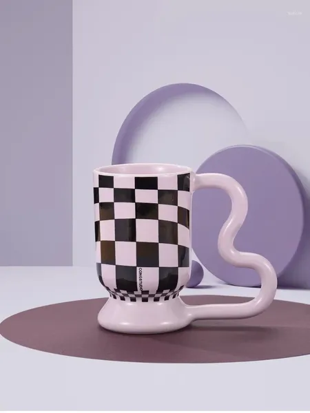 Tazas AhunderJiaz Tablero de ajedrez creativo Impresión de rejilla Cerámica Marca Taza Retro Twist Taza de café Pareja con caja de regalo Juego de bebidas de cocina