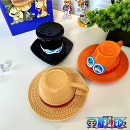 Mokken Anime Cosplay Mok Water Cup Creatieve Drie Broers Hoed Vormige Koffie Luffy Ace Sabo Keramische voor Partijen 231027