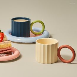 Tasses à grande poignée tasse à café en céramique japonaise pour thé lait eau Couple micro-ondes sûr cadeau d'anniversaire créatif tasses