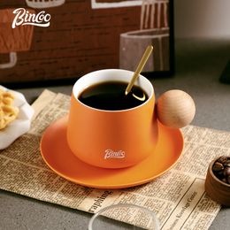 Tazas Bincoo 300 ml Juego de tazas de café vintage con platillos y cuchara Cerámica Retro Cerámica Té Hogar Cocina Regalo creativo Y230829