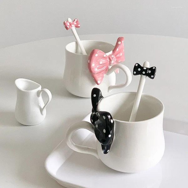 Tazas Bow Knot Kawaii Taza de cerámica Nicho de nicho pintado a mano Princesa Regalo de estilo con cuchara para niña Agua de agua