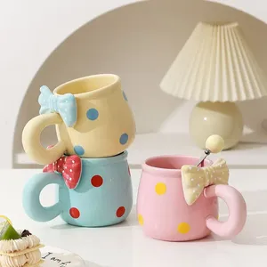 Tasses Bowtie Pink Coffee Cup Corée Haule Beauty Girl Top céramique Céramique avec cuillère École à la maison Drinkware