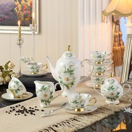 Tasses Camellia Bone China Coffee Set British Porcelain Tea Pot en céramique Creamer Sucrier Teatime Théière Tasse Coffeeware 231201