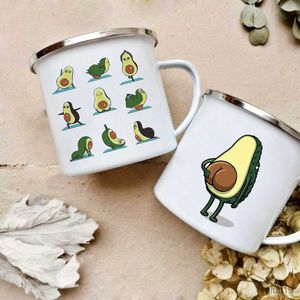 Mokken Cartoon Avocado Print Emaille Koffie Mokken Creatieve Eenvoudige Party Wijn Bier Drinken Sap Cola Cups Met Handvat Melk mok Beste Geschenken R230713