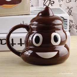 Tazas Taza de caca de sonrisa de dibujos animados Taza de café de té Regalo de humor divertido Pila 3D con tapa de empuñadura Bebidas de oficina 400 ml