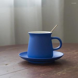 Tasses en céramique Blue tasse et soucoupe Ensemble de café à main concentrée Masse d'après-midi après le petit déjeuner lait cappuccino latte 260 ml